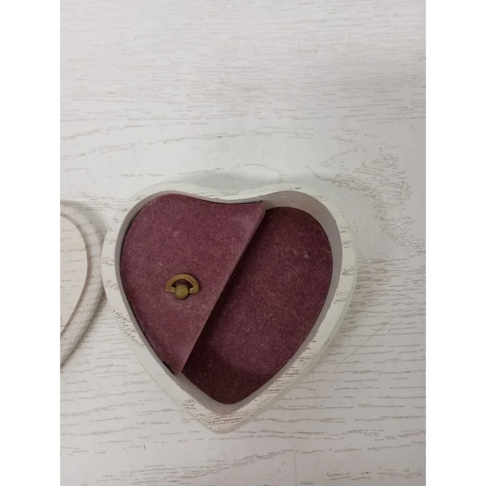 Vintage Lasercraft 1988 Wood Heart Shaped Musical Trinket Jewelry Box Rustic